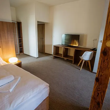 Na Sustne Hotel Krupá